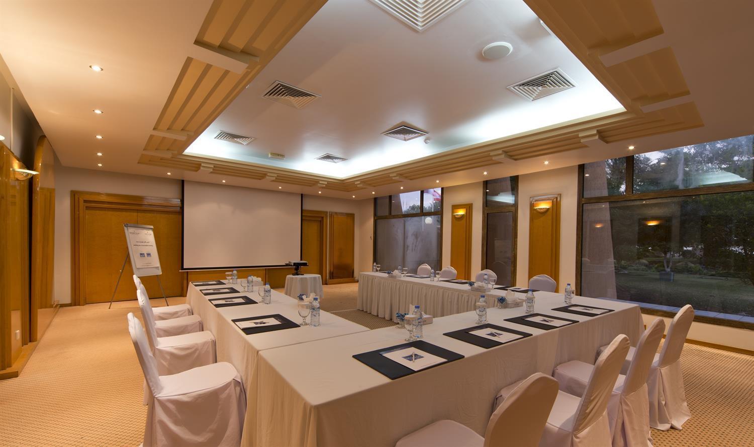 Golden Tulip Al Jazira Hotel & Resort Abou Dabi Extérieur photo