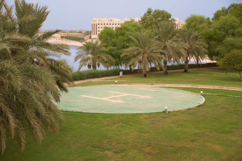 Golden Tulip Al Jazira Hotel & Resort Abou Dabi Extérieur photo